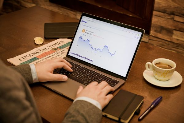 7 astuces pour améliorer votre SEO grâce à un audit concurrentiel
